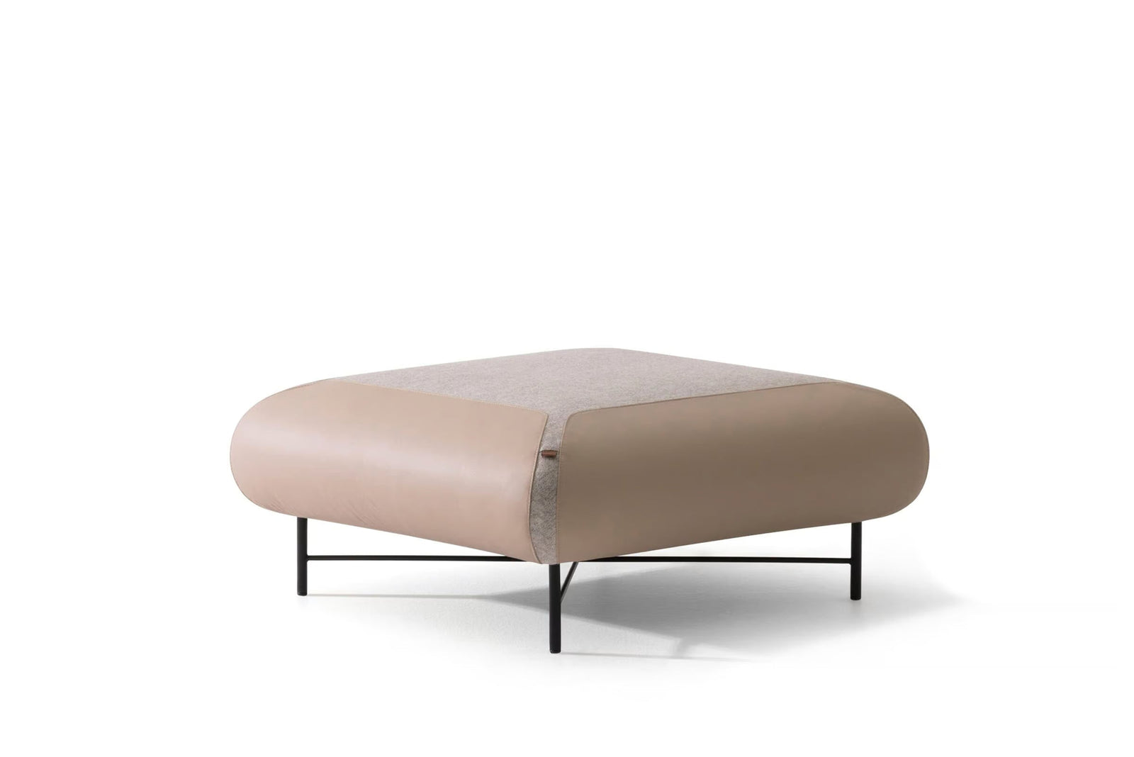 Tango Puf — Saloni Furniture